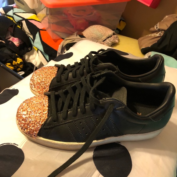 {keywor d} adidas rose gold toe